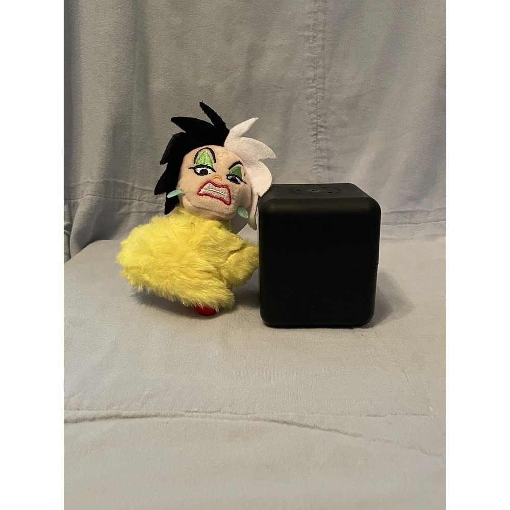 NEW Bullsitoy Disney‎ Villains Snap Hug & Go Creepy Cuff - Cruella DeVil